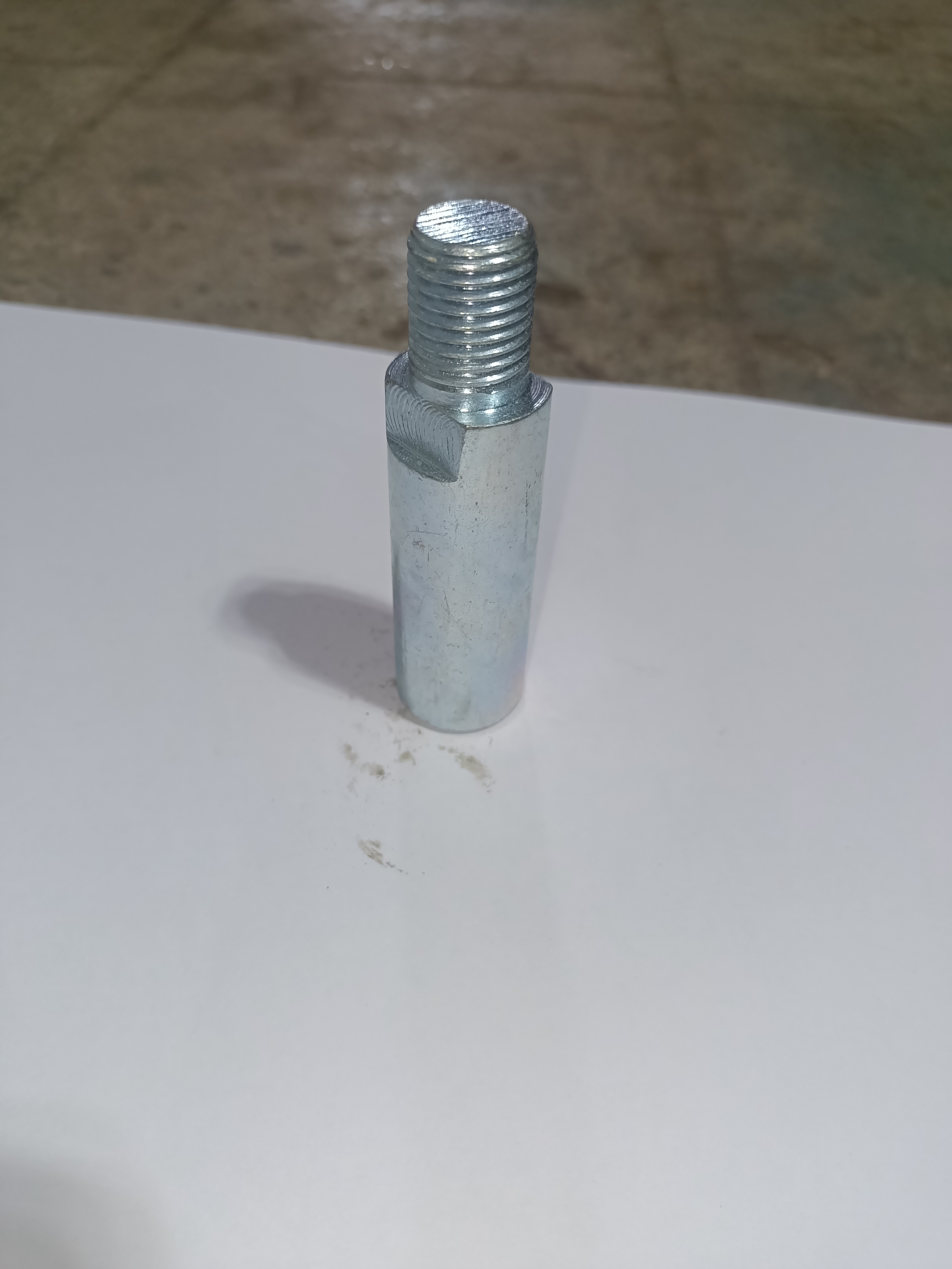 Motor Plate Stud thumbnail 2