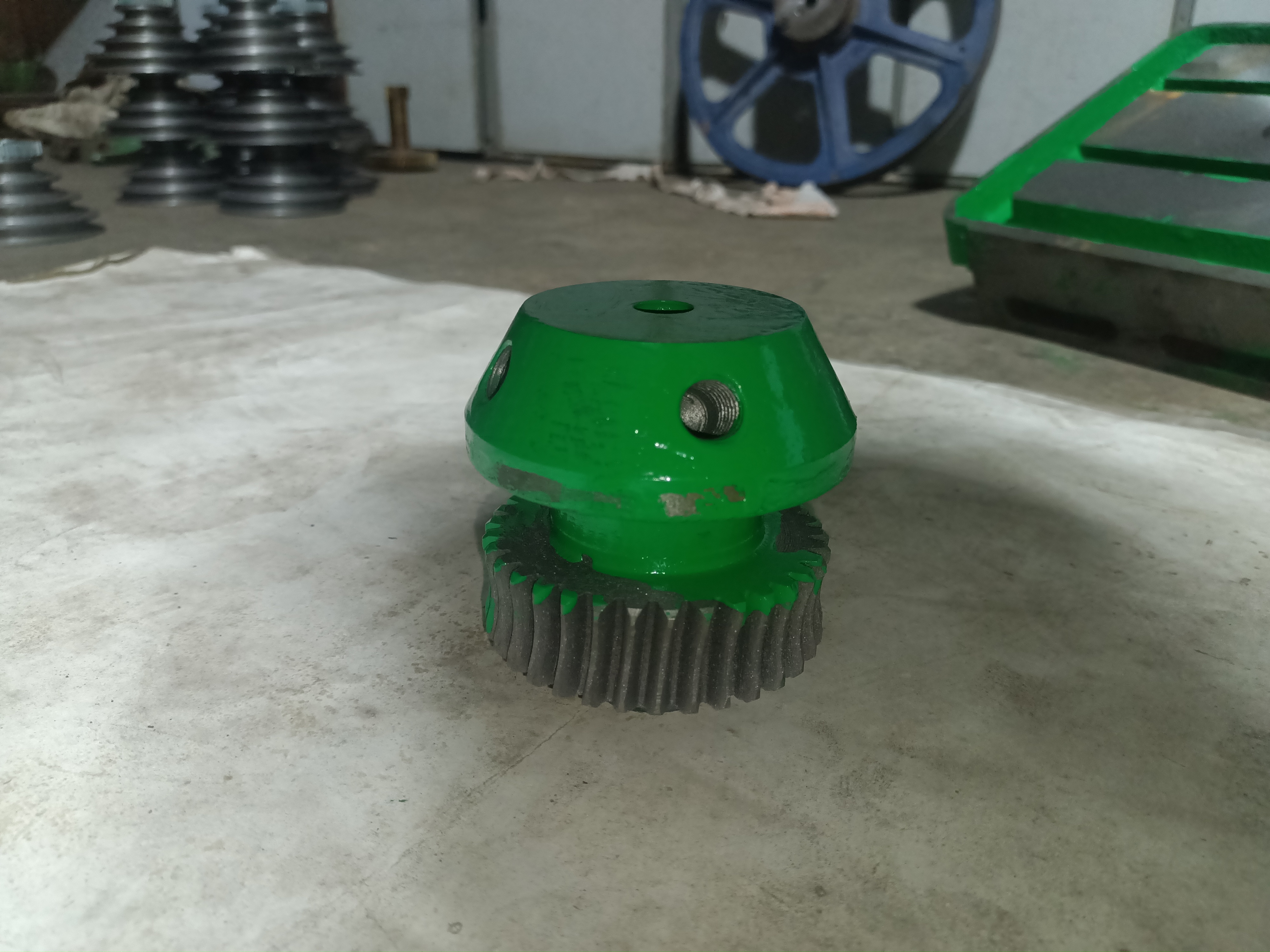 Tapper Block With Gear thumbnail 2